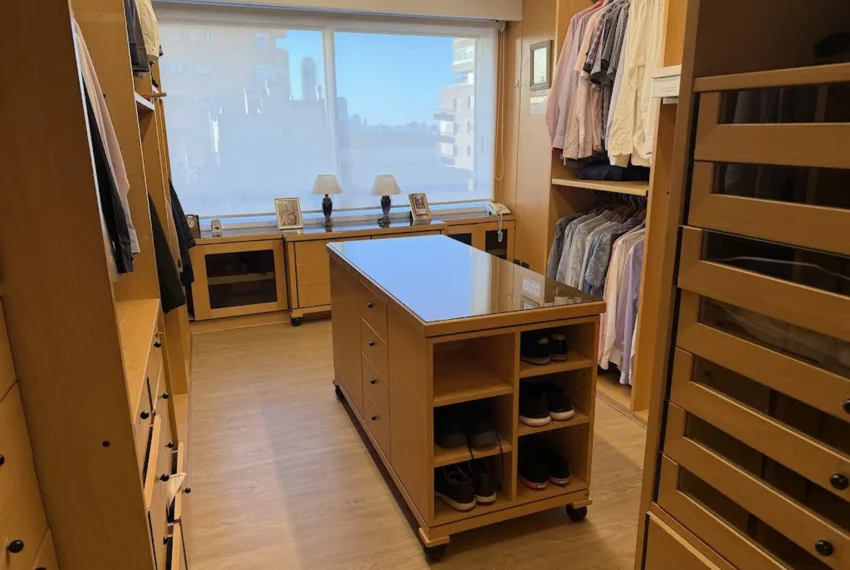 8c761b26-ddac-4750-8e94-fb77108972c9_u_large