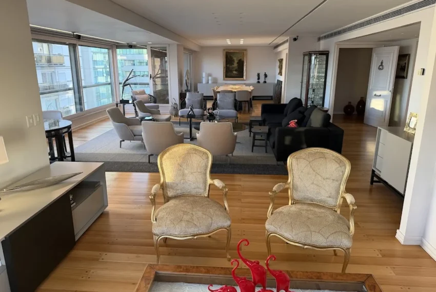 e45e3439-27c8-4004-a1bc-44940335112c_u_large