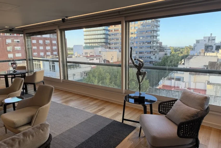 eabf89b7-93ef-41c9-8040-250b2018c225_u_large